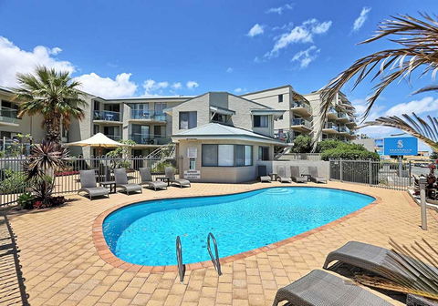 Scarborough Beach Front Resort - Shell Ten - Accommodation Nelson Bay 13