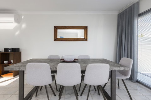 Cottesloe Beach House II - Accommodation Nelson Bay 5