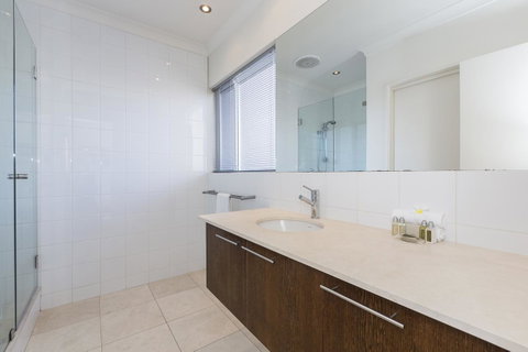 Cottesloe Beach House II - Accommodation Nelson Bay 18