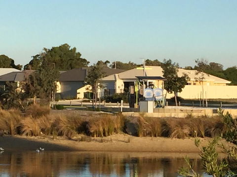 Lakeside Views - Accommodation Nelson Bay 14
