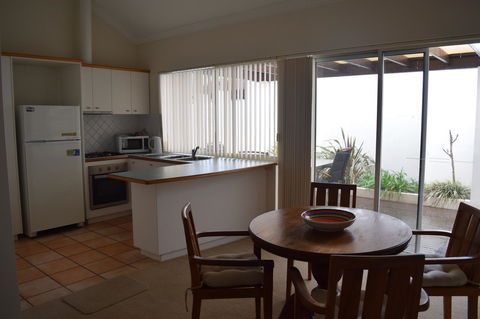 Dunes Scarborough Beach - Accommodation Nelson Bay 7