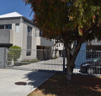 Central Executive Townhouse - Accommodation Nelson Bay