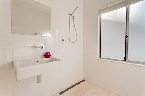 Cottesloe Contemporary Villa - Accommodation Nelson Bay 7