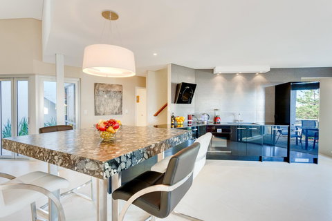 Cottesloe Contemporary Villa - Accommodation Nelson Bay 3