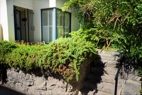 Cottesloe Artist's Beach Retreat - Accommodation Nelson Bay 22