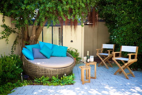 Cottesloe Artist's Beach Retreat - Accommodation Nelson Bay 1