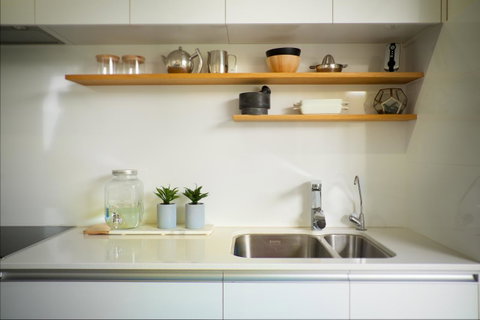 Cottesloe Artist's Beach Retreat - Accommodation Nelson Bay 8