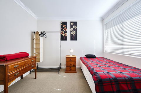 Fremantle Townhouse U/5 - Nelsons Bay Accommodation 9