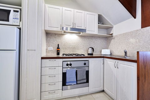Fremantle Townhouse U/5 - Nelsons Bay Accommodation 1