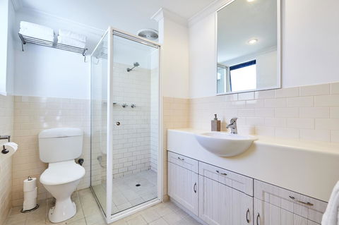 Fremantle Townhouse U/5 - Nelsons Bay Accommodation 6