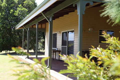 Riverside Retreat Chalets, Walpole - Nelsons Bay Accommodation 5