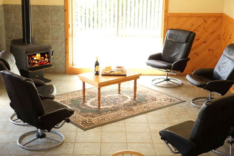 Riverside Retreat Chalets, Walpole - Nelsons Bay Accommodation 9