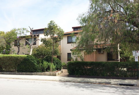 Kenata-Fairway Apartment Hotel - Nelsons Bay Accommodation 0