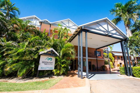 Moonlight Bay Suites - Accommodation Nelson Bay 1
