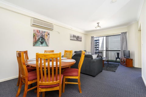 Oversized Eastend Sleeps 6 Free PARKING+POOL WIFI - Accommodation Nelson Bay 5