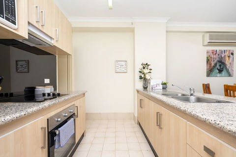 Oversized Eastend Sleeps 6 Free PARKING+POOL WIFI - Accommodation Nelson Bay 35