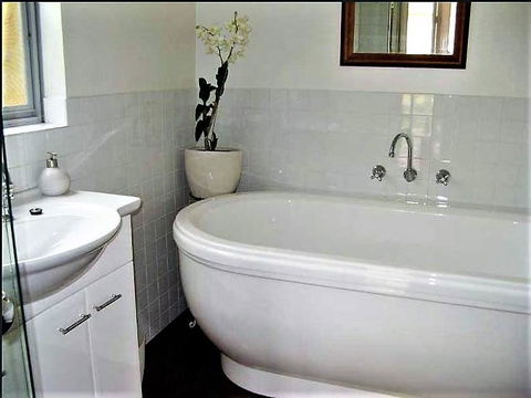 Fremantle Heritage Home For You To Enjoy! - Nelsons Bay Accommodation 2
