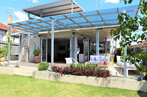 Fremantle Heritage Home For You To Enjoy! - Nelsons Bay Accommodation 9