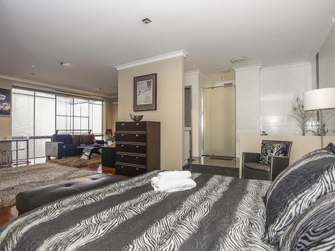 New York On King - Accommodation Nelson Bay 8