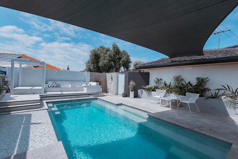 Mindarie Retreat - Nelsons Bay Accommodation 13