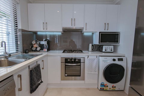 Mindarie Retreat - Nelsons Bay Accommodation 2