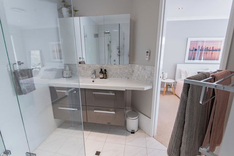 Mindarie Retreat - Nelsons Bay Accommodation 6