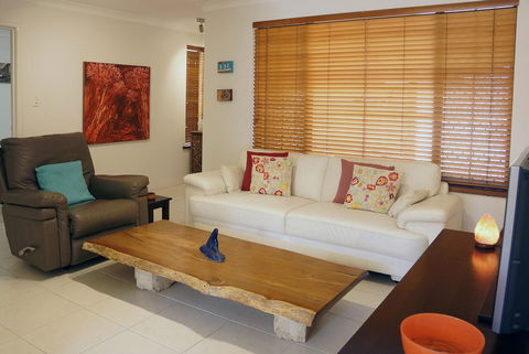 Suffolk House - Nelsons Bay Accommodation 5