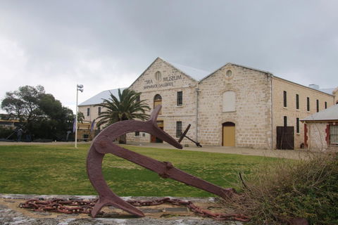 Suffolk House - Nelsons Bay Accommodation 25