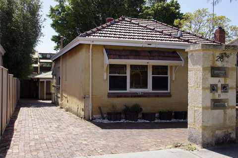 Suffolk House - Nelsons Bay Accommodation 2