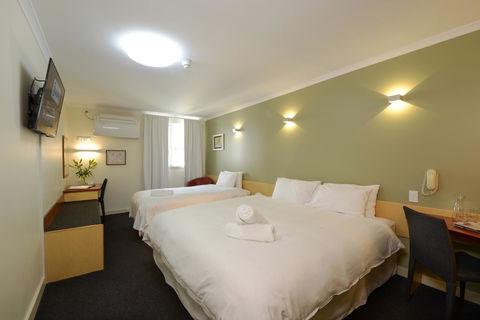 Sullivans Hotel - Accommodation Nelson Bay 12