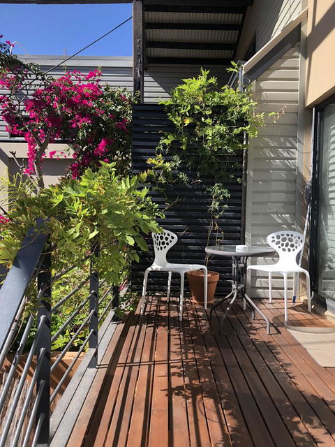 Spacious Central Townhouse - Nelsons Bay Accommodation 1