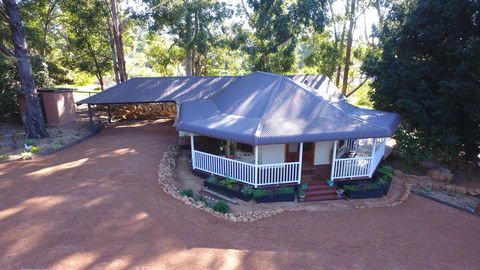 Quiet Escapes Cottages - Accommodation Nelson Bay 0