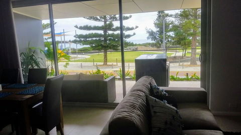 Mandurah Beach Front Apartment - Accommodation Nelson Bay 3