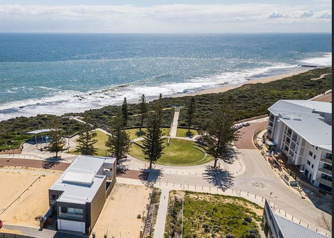 Mandurah Beach Front Apartment - Accommodation Nelson Bay 1