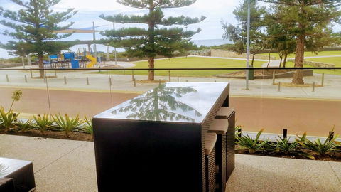 Mandurah Beach Front Apartment - Accommodation Nelson Bay 14