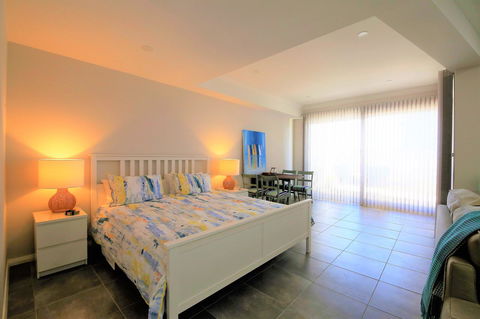 Studio Style Mindarie Marina - Nelsons Bay Accommodation 2