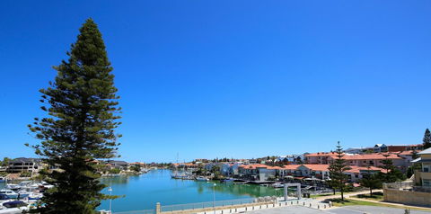 Studio Style Mindarie Marina - Nelsons Bay Accommodation 0