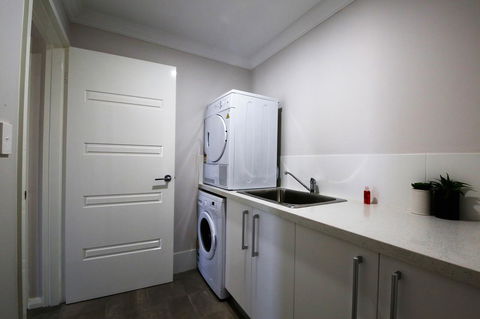 Studio Style Mindarie Marina - Nelsons Bay Accommodation 8