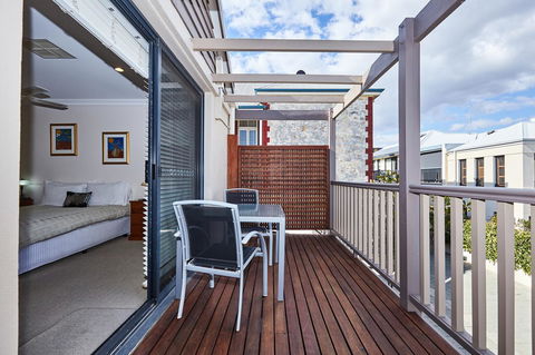 Fremantle Townhouse Unit 6 - Nelsons Bay Accommodation 10
