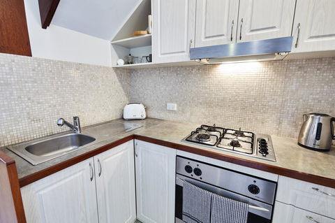 Fremantle Townhouse Unit 6 - Nelsons Bay Accommodation 4