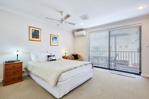 Fremantle Townhouse Unit 6 - Nelsons Bay Accommodation 8