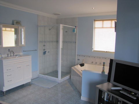 Ocean View Retreat - Accommodation Nelson Bay 5