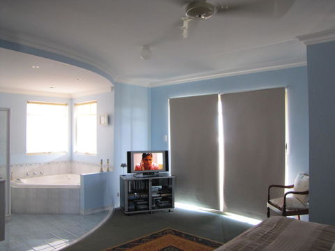 Ocean View Retreat - Accommodation Nelson Bay 7