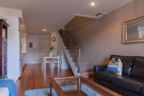 Cloisters - Nelsons Bay Accommodation 0