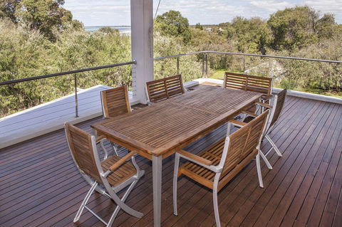 Calm Waters - Accommodation Nelson Bay 8