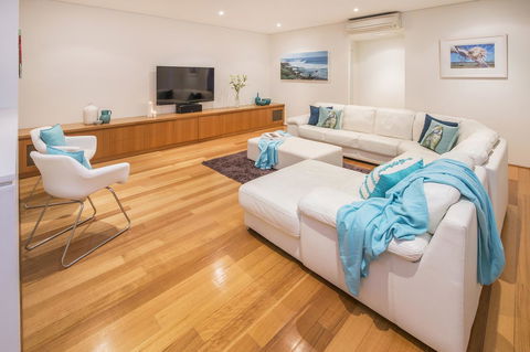 Calm Waters - Accommodation Nelson Bay 22
