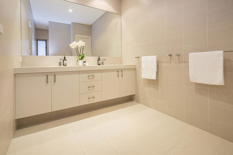 Calm Waters - Accommodation Nelson Bay 3
