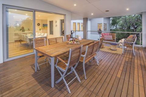 Calm Waters - Accommodation Nelson Bay 10