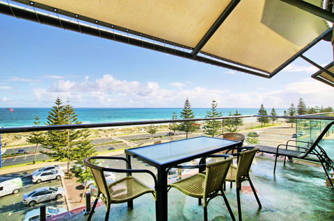 The White Pearl Penthouse - Accommodation Nelson Bay 19