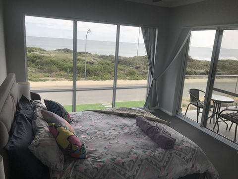 Beach House At SeaScapes.. - Accommodation Nelson Bay 4